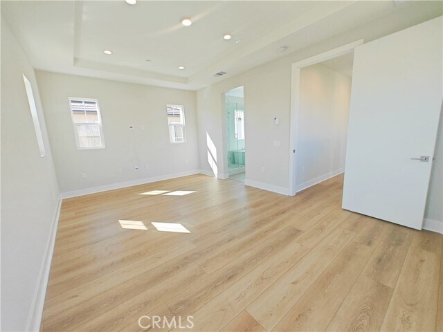 Building Photo - 586 McFadden St