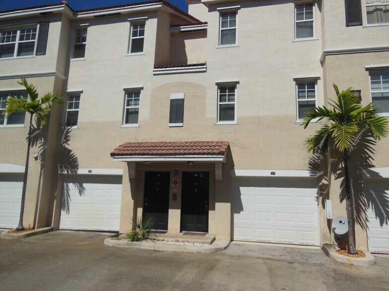 Building Photo - 5980 W Sample Rd