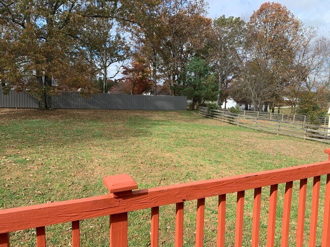 Building Photo - Adorable 3 Bedroom Home with Large Yard!...