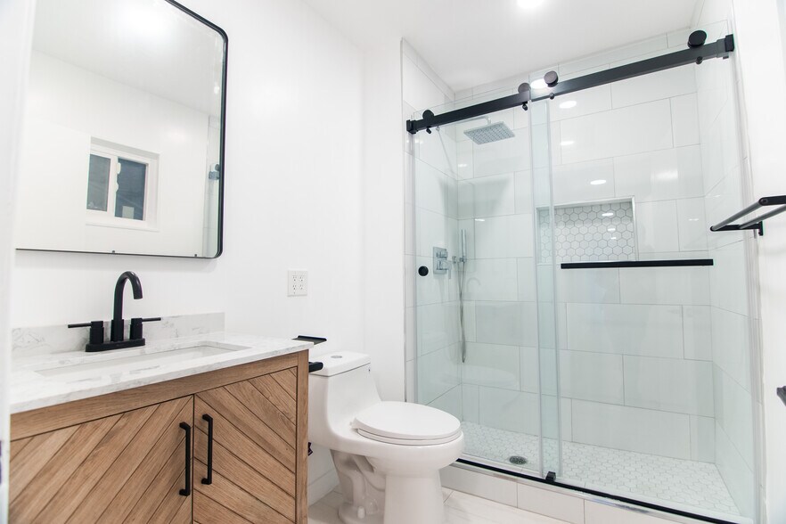 Bathroom 2 - 14700 Friar St