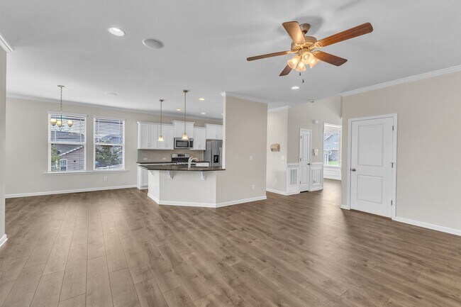 Building Photo - 4701 Kia Dr