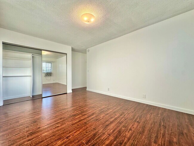 Building Photo - 919 N Alfred St