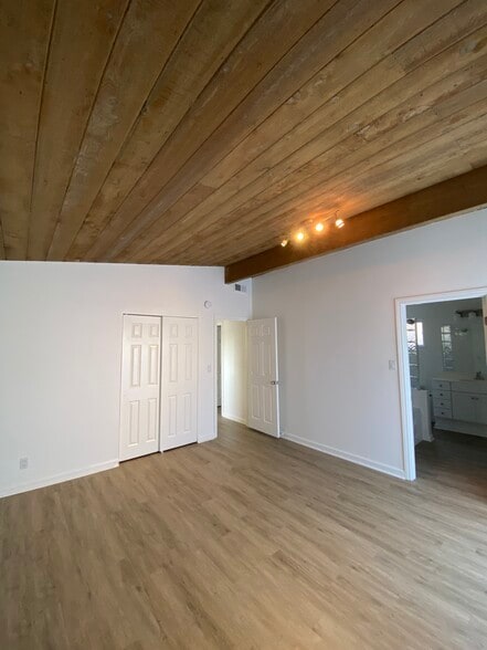 Building Photo - 202 David Dr