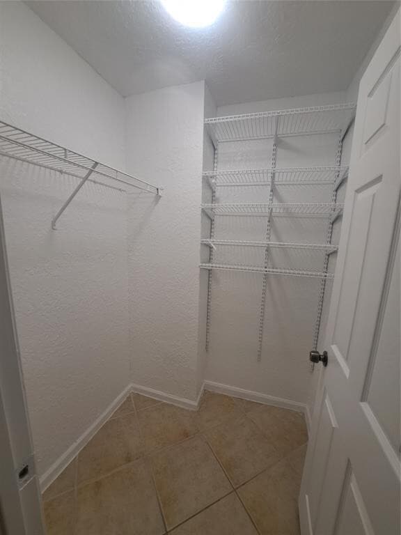 Building Photo - 2801 Riverside Dr