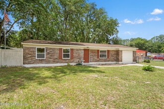 Building Photo - 4212 Pointe Haven Dr N