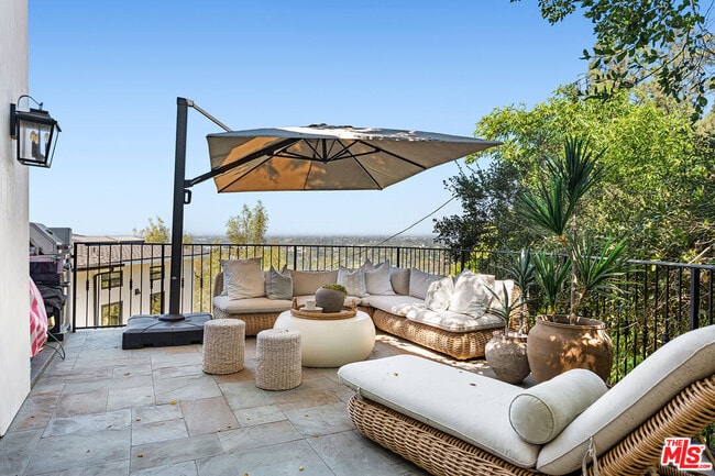 Building Photo - 3764 Berry Dr