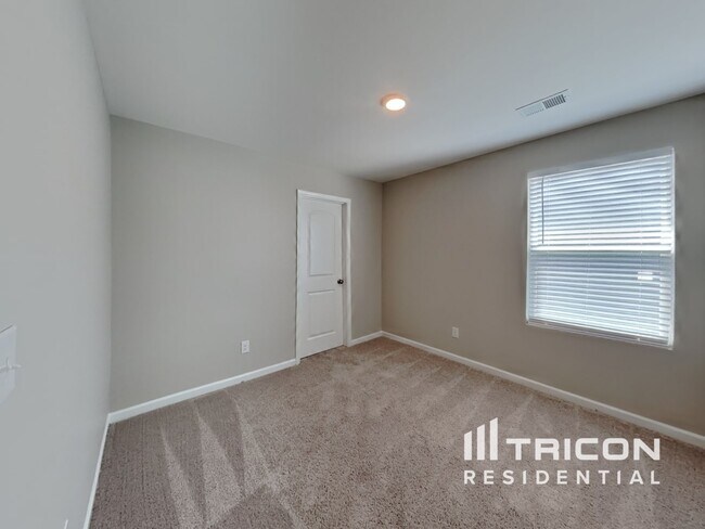 Building Photo - 160 Millbrook Dr