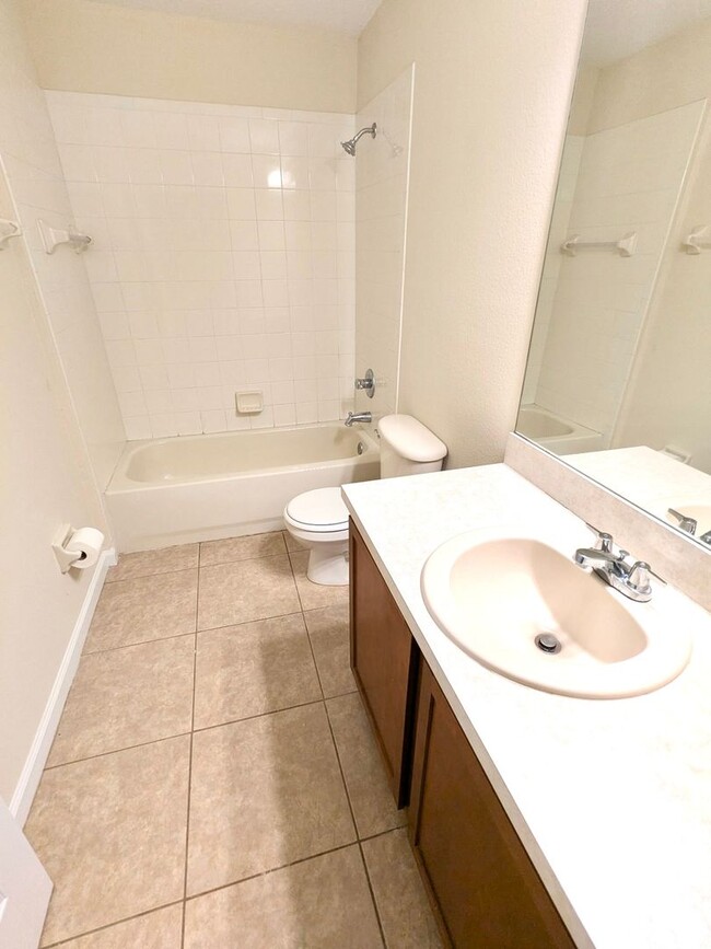 Building Photo - 4 Bedroom Port Orange, Coquina Cove - Town...