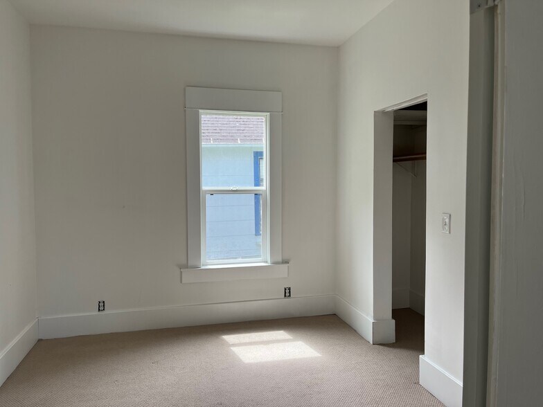 Building Photo - 520 Boulevard