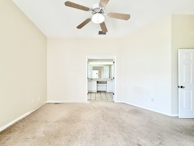 Building Photo - 27519 Sky Lake Cir