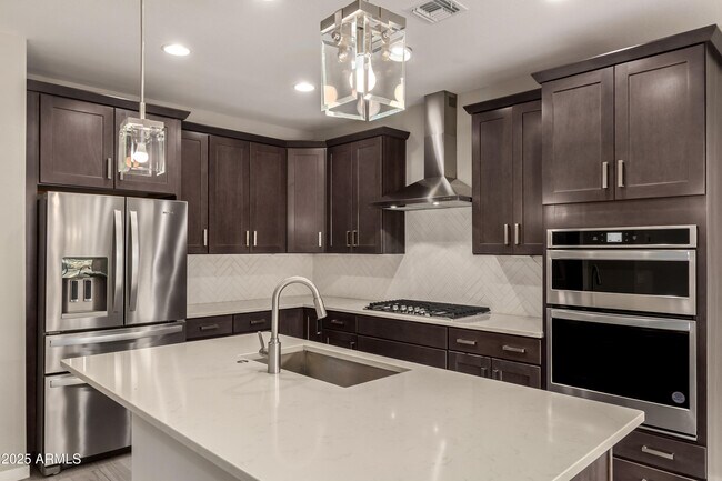 Building Photo - 3551 E Louise Dr