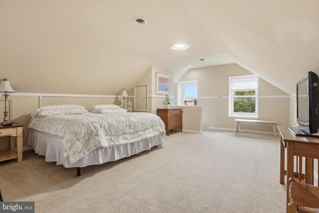 Building Photo - 1141 Ingleside Ave