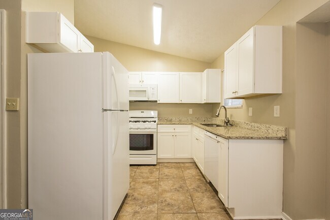 Building Photo - 5217 Scarbrough Ln