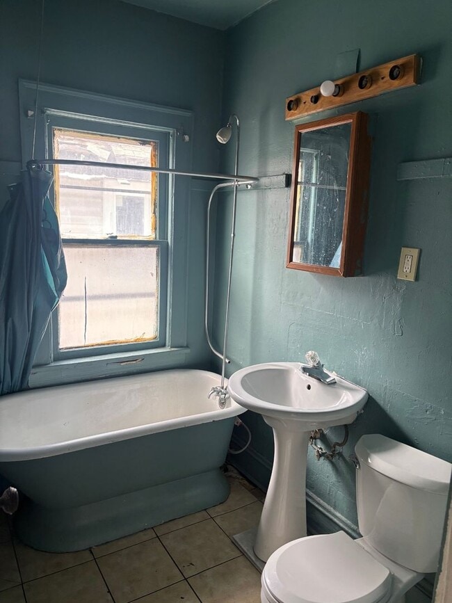 Building Photo - 12702 Iowa Ave