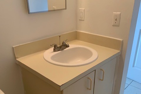 Master Vanity - 8240 SW 149th Ct