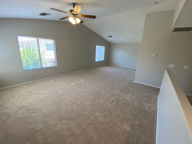 Building Photo - 4 Bedroom, 3 bath, two story with loft in ...