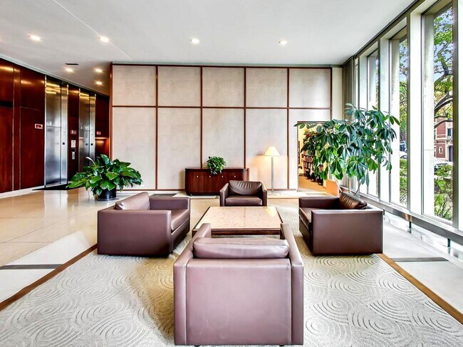 Building Photo - 3550 N Lake Shore Dr