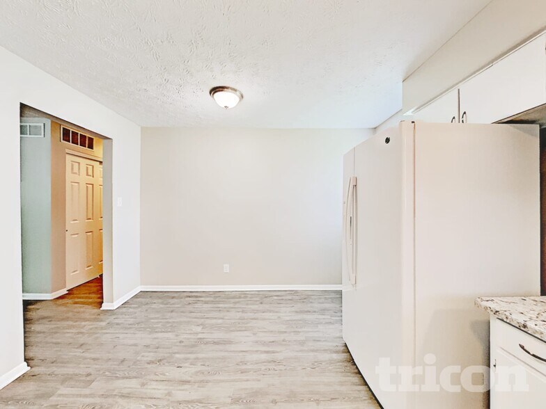 Building Photo - 8605 Lighthorse Dr