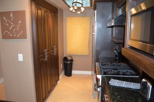 Building Photo - Meridian Furnished 2 Bd / 2 Ba Luxury Condo - Resort Style Living.