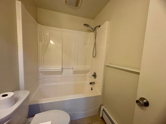 Building Photo - 2 Bedroom 1 Bathroom in Elizabethtown w/La...