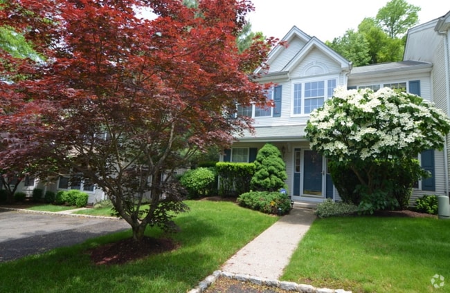 Building Photo - 328 Enclave Ln