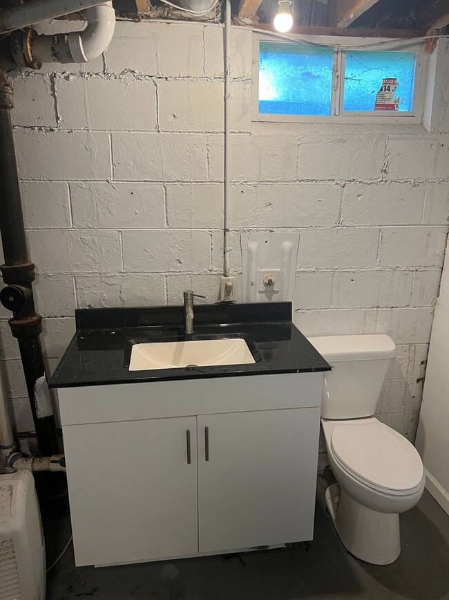 Building Photo - 3 Bed/2 Bath House for Rent! NO APPLICATION FEES!!!