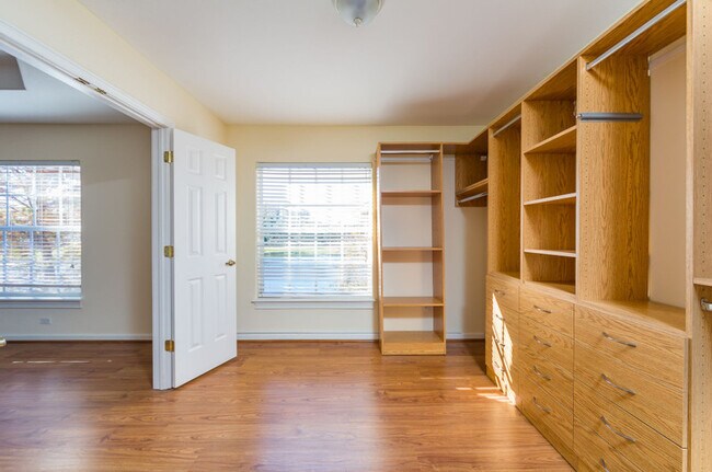 Building Photo - 10304 Saville Rowe Ln