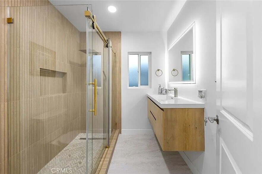 Building Photo - 344 Pamela Rd