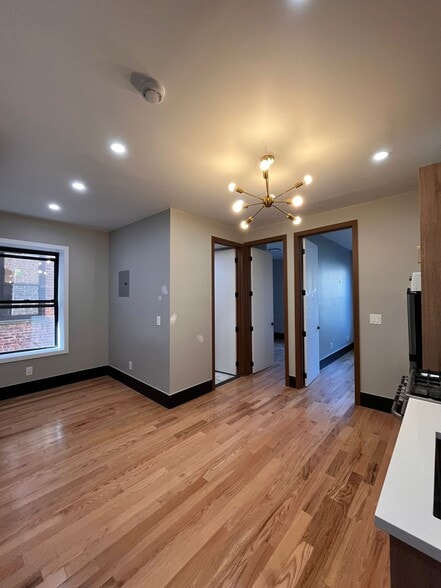 Building Photo - 21 Reed St