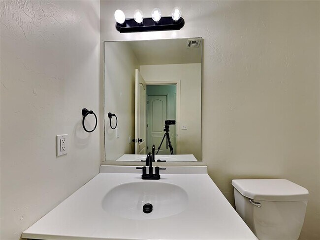 Building Photo - 2816 Sun Berry Way