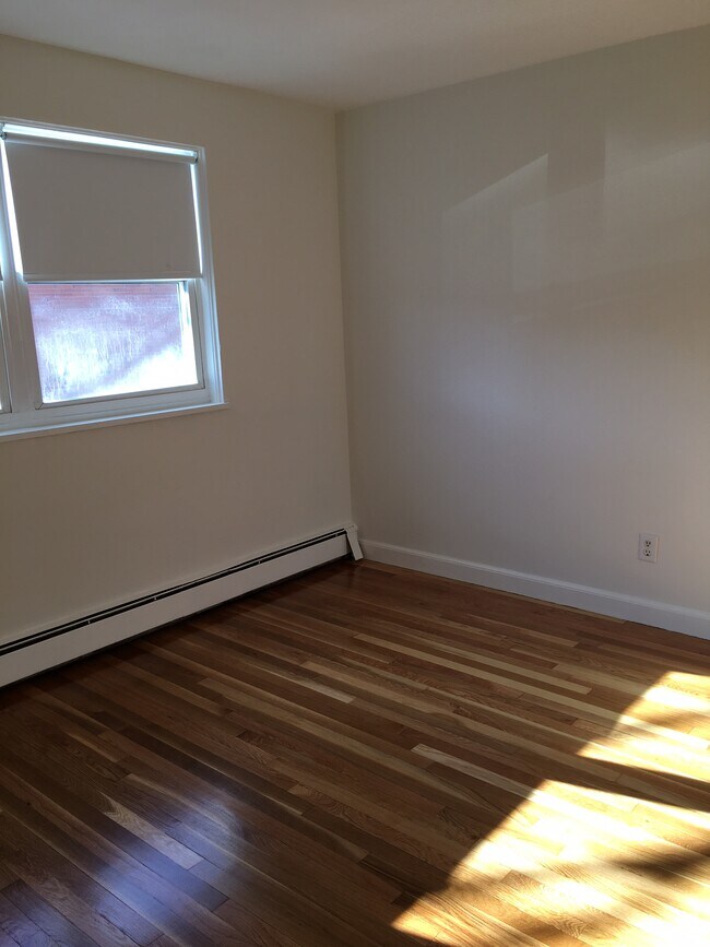 2nd bedroom - 51 Warren St