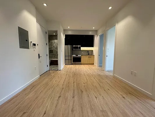 Building Photo - 27 Eldert St