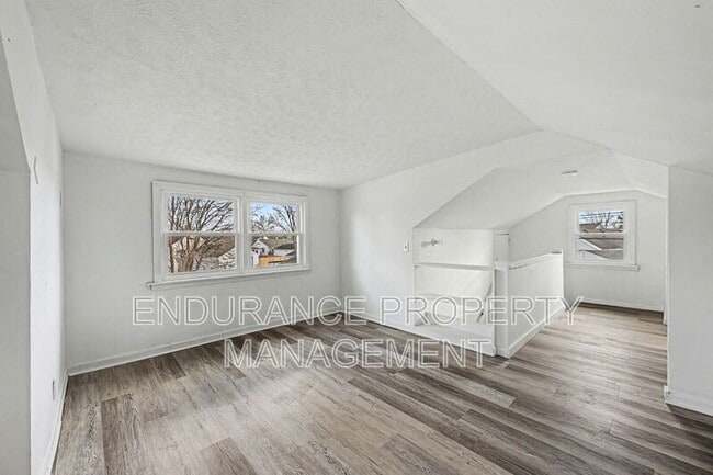 Building Photo - 2710 Hazel Ave