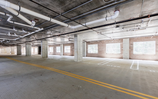 Building Photo - Luxury 1- & 2-Bedroom Apartments in Paramu...