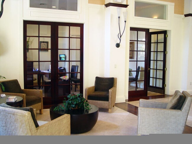 Building Photo - GOLF COURSE VIEW - FULLY UPGRADED WITH LAMINATE FLOORS & GRANITE COUNTERS