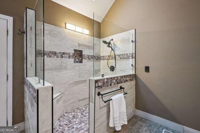 Building Photo - 7379 N Mitchell Ct