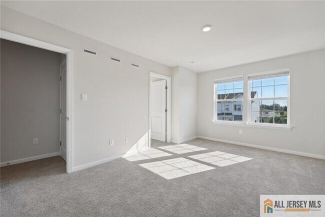 Building Photo - 25 Elliot Ln