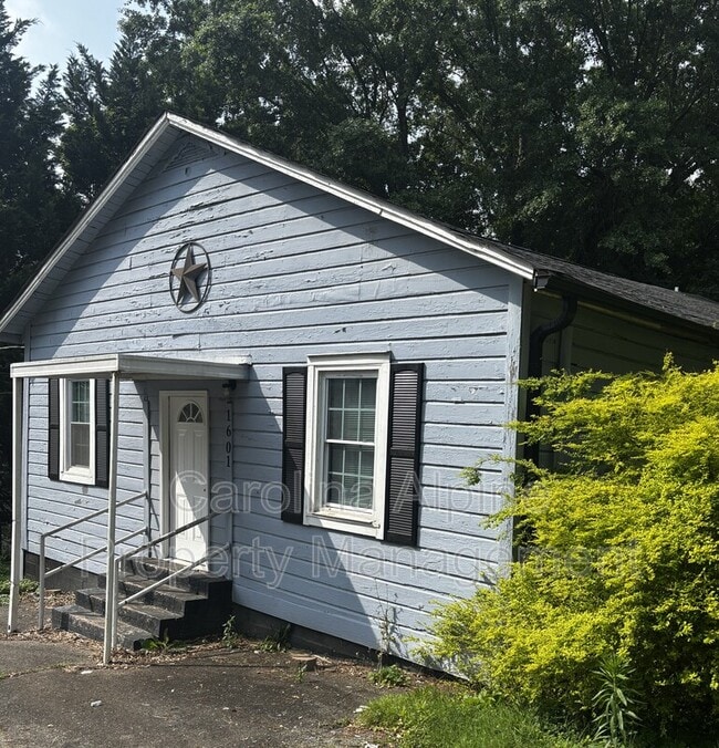 Building Photo - 1601 Collinston Dr