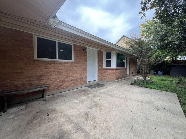 Building Photo - 1735 Donaldson Ave