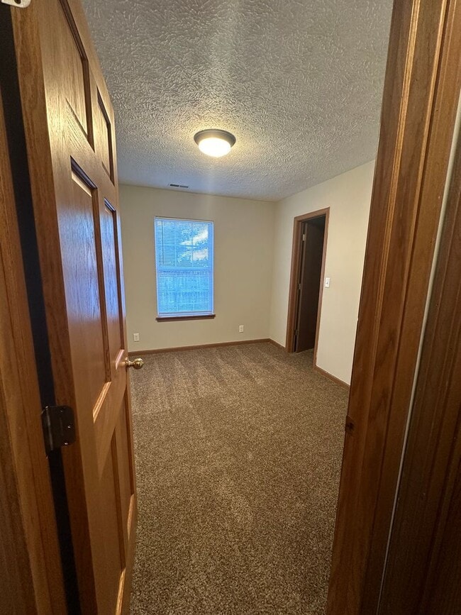 Building Photo - 1828 Starks Cir