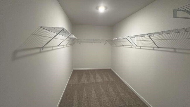 Building Photo - 576 River Run Dr