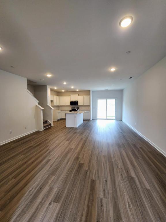 Building Photo - 7120 Mapleside Ln