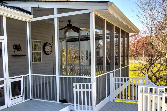 Building Photo - 21927 Castlehill Ct