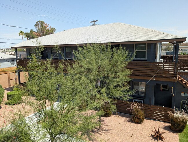 Building Photo - 2 BEDROOM APARTMENT IN DOWNTOWN LAS VEGAS
