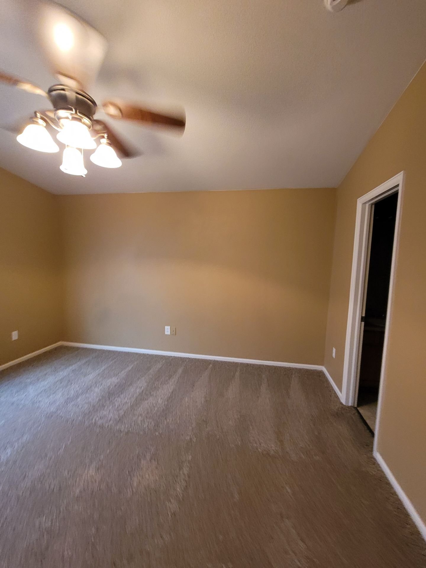Building Photo - 7323 Bentwater Dr