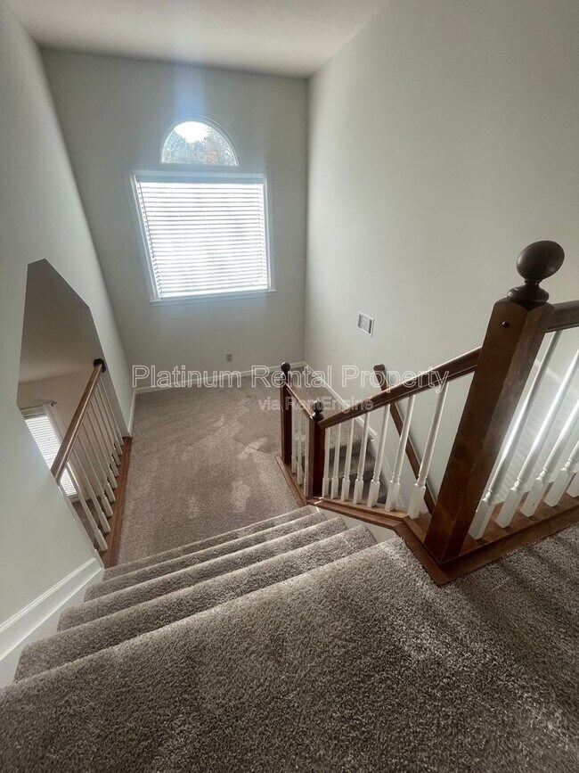 Building Photo - 940 Club Chase Ct