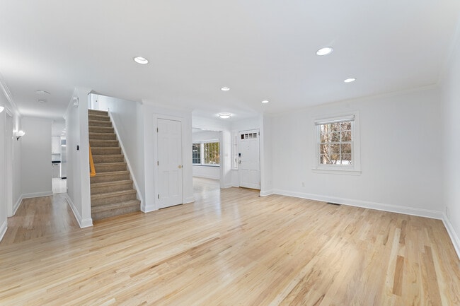 Building Photo - 14 Wakefield Rd