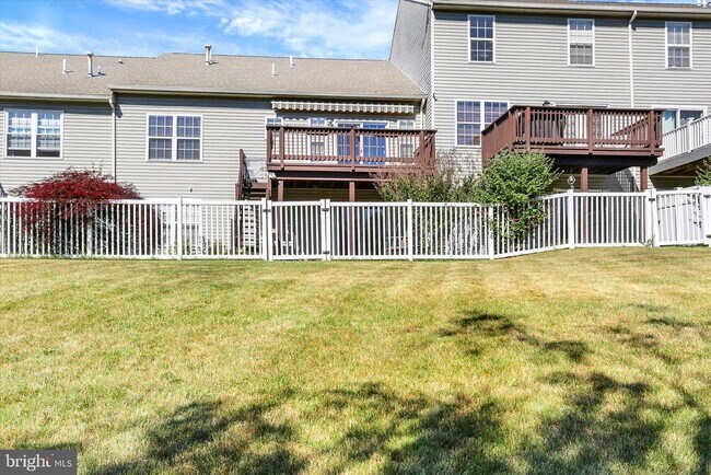 Building Photo - 6444 Terrace Ct