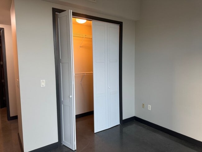 Building Photo - Luxury condo in the Rhythm at Music Row