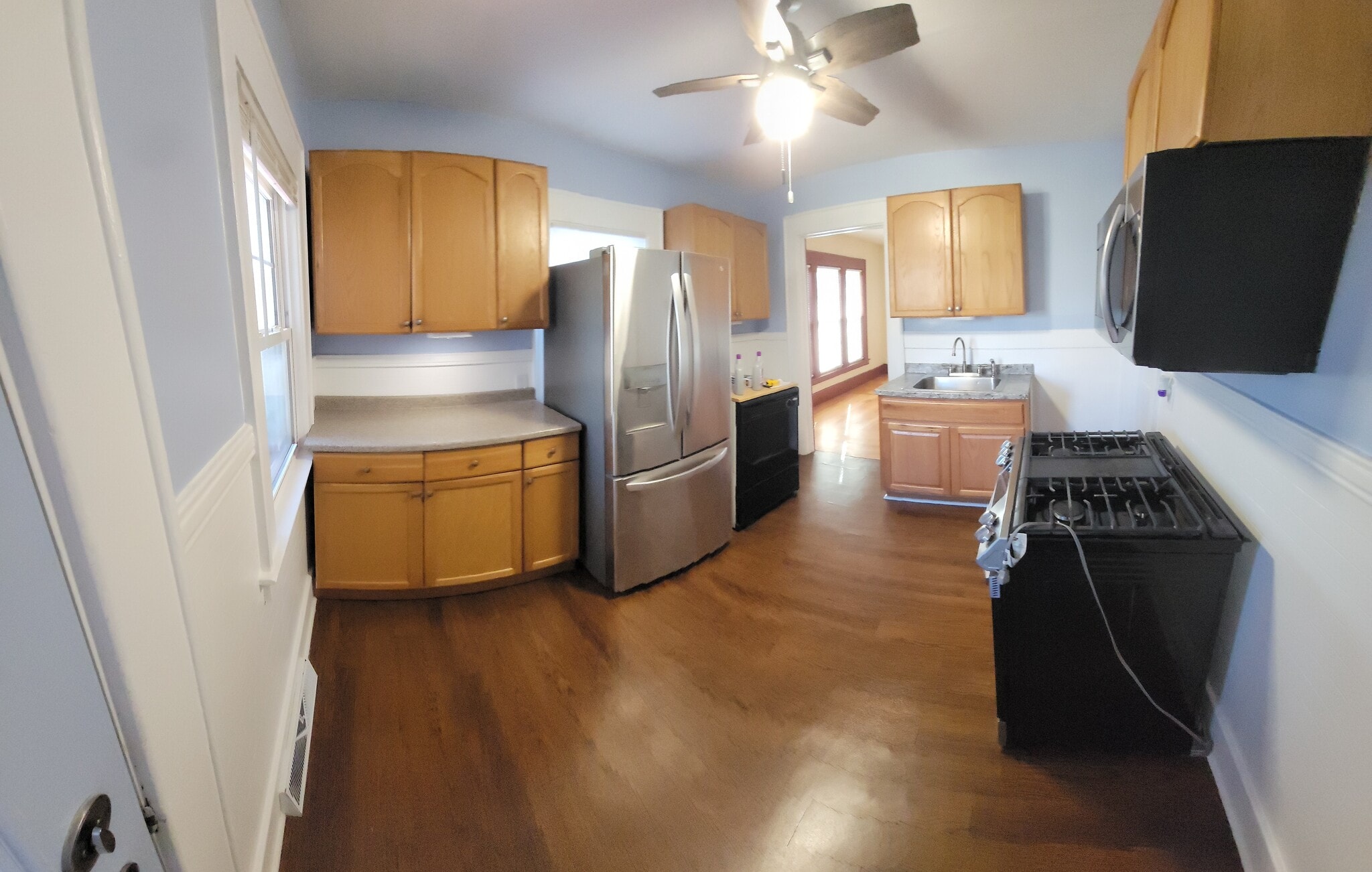 Building Photo - 402 Hartwell Ave